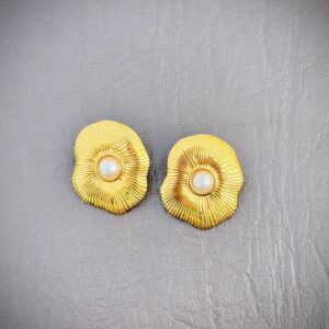 Sunshine pearl studs