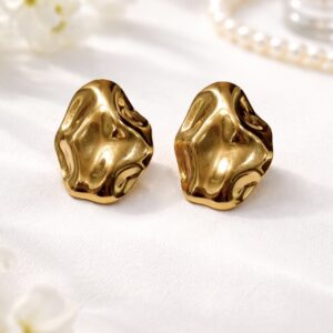 Gold pebbles studs