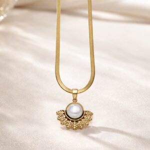 Pearl charm pendant