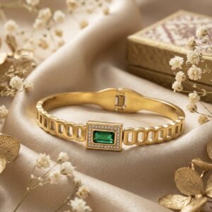 Emerald radiance bracelet